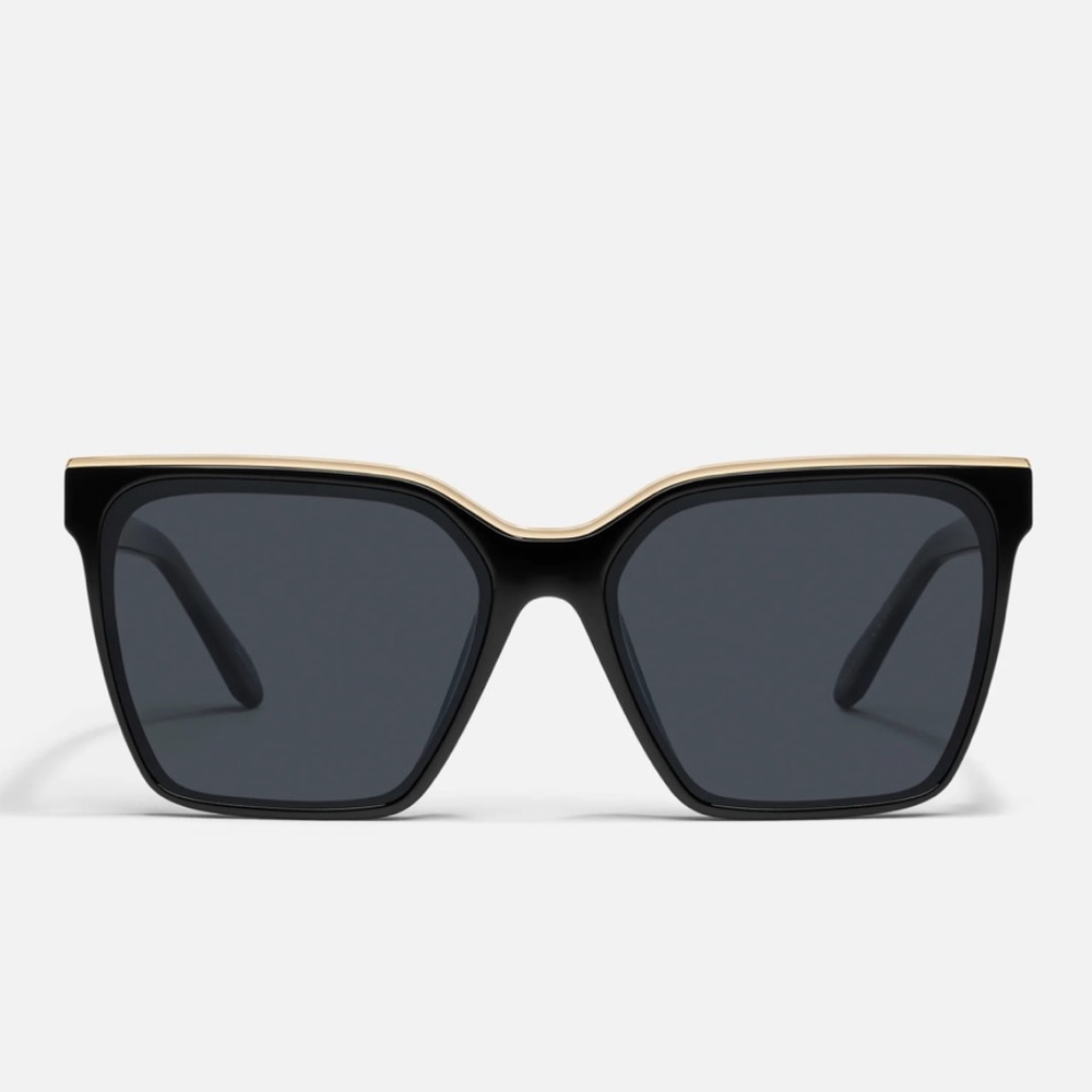 Quay sunglasses Level up Black Gold Frame / Smoke Polarized Lens